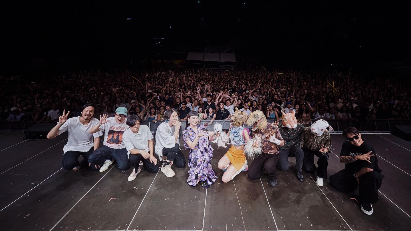 Artists on stage